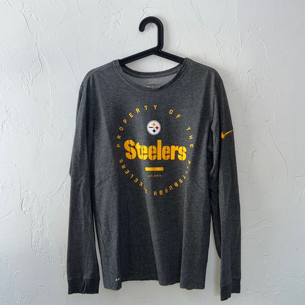 Men’s Medium “Steelers” Long Sleeve Shirt